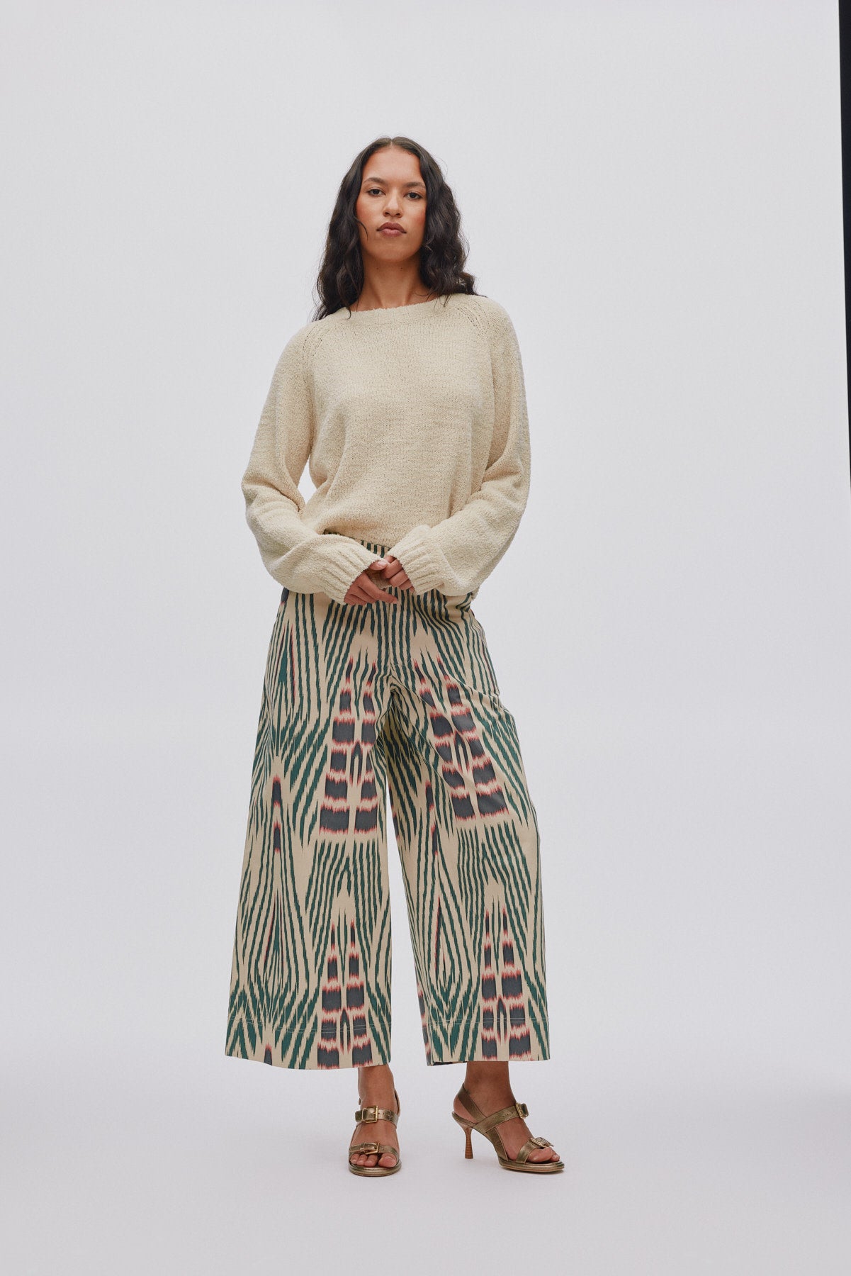 Amari - Ikat combat crop pants I Forest pink sand
