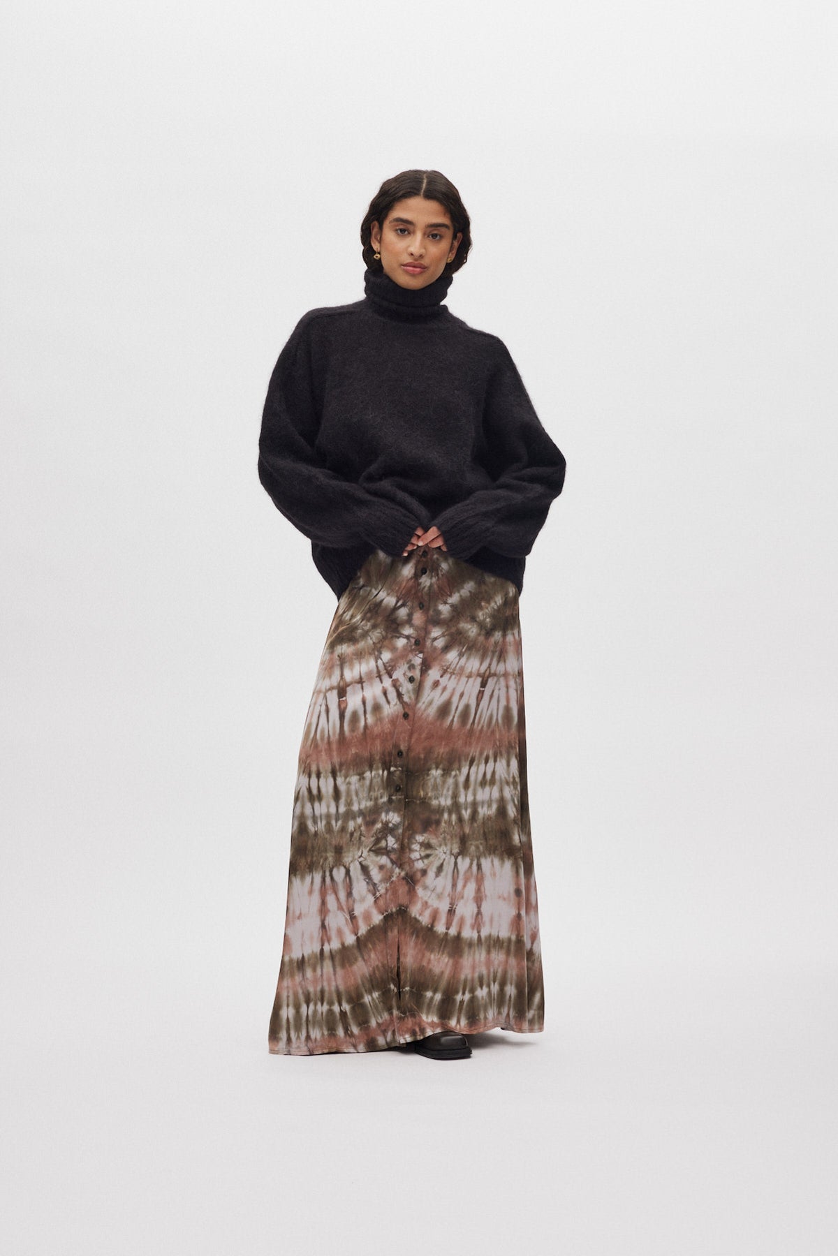 Mabeka - Fluffy knit funnel-neck sweater I Black