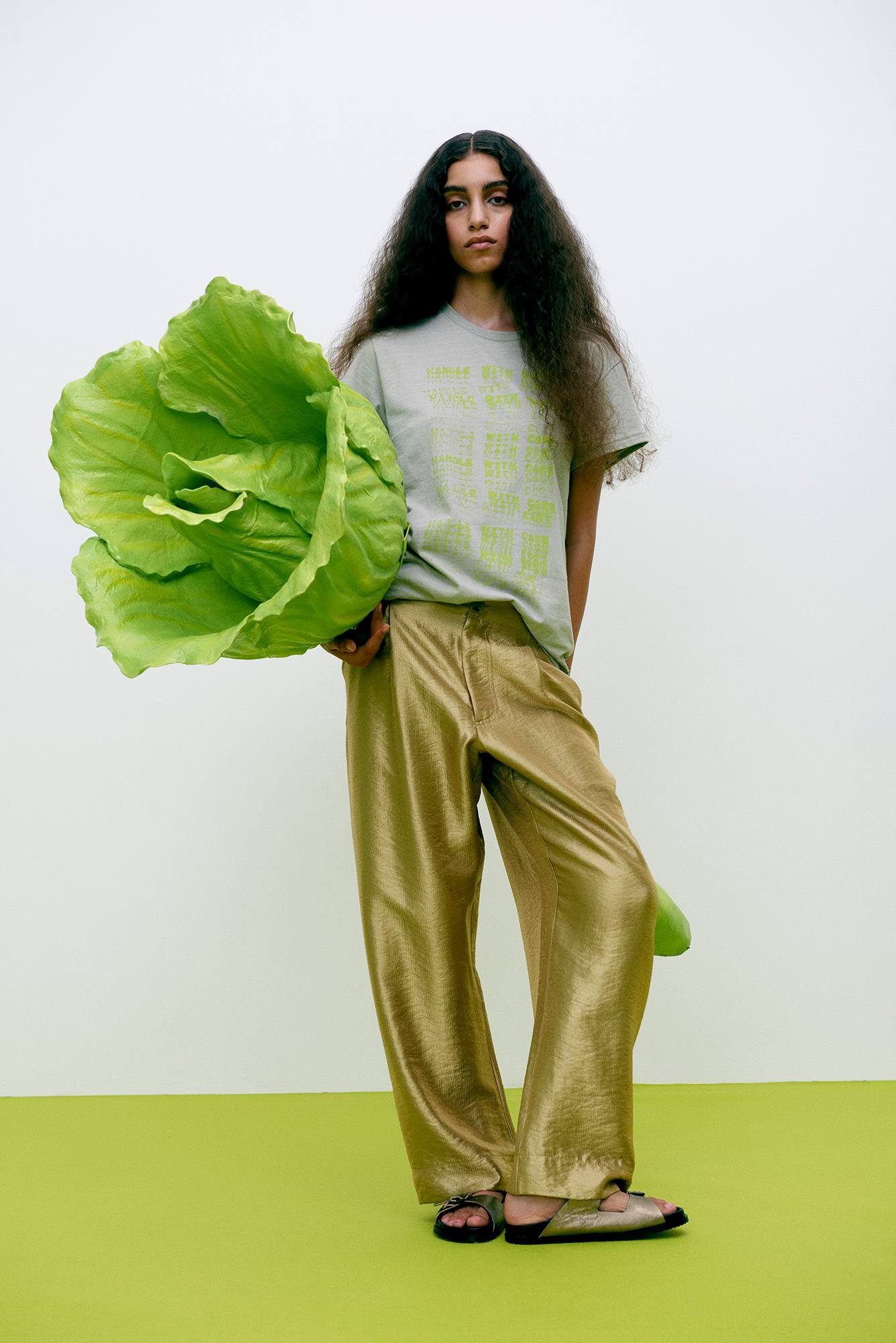 Ambla - Handle with care t-shirt I Dove