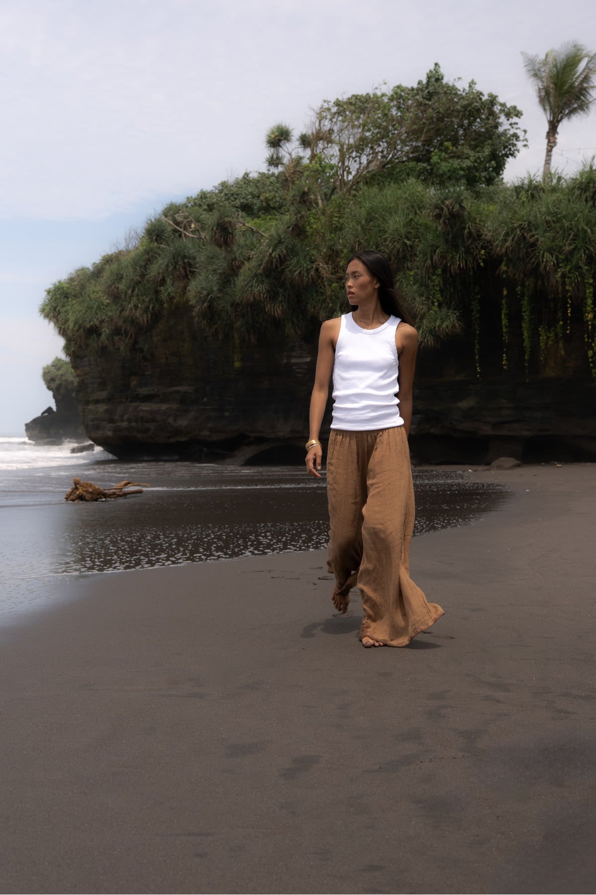 Karam - PRE-ORDER I Crinkled wide leg pants I Walnut