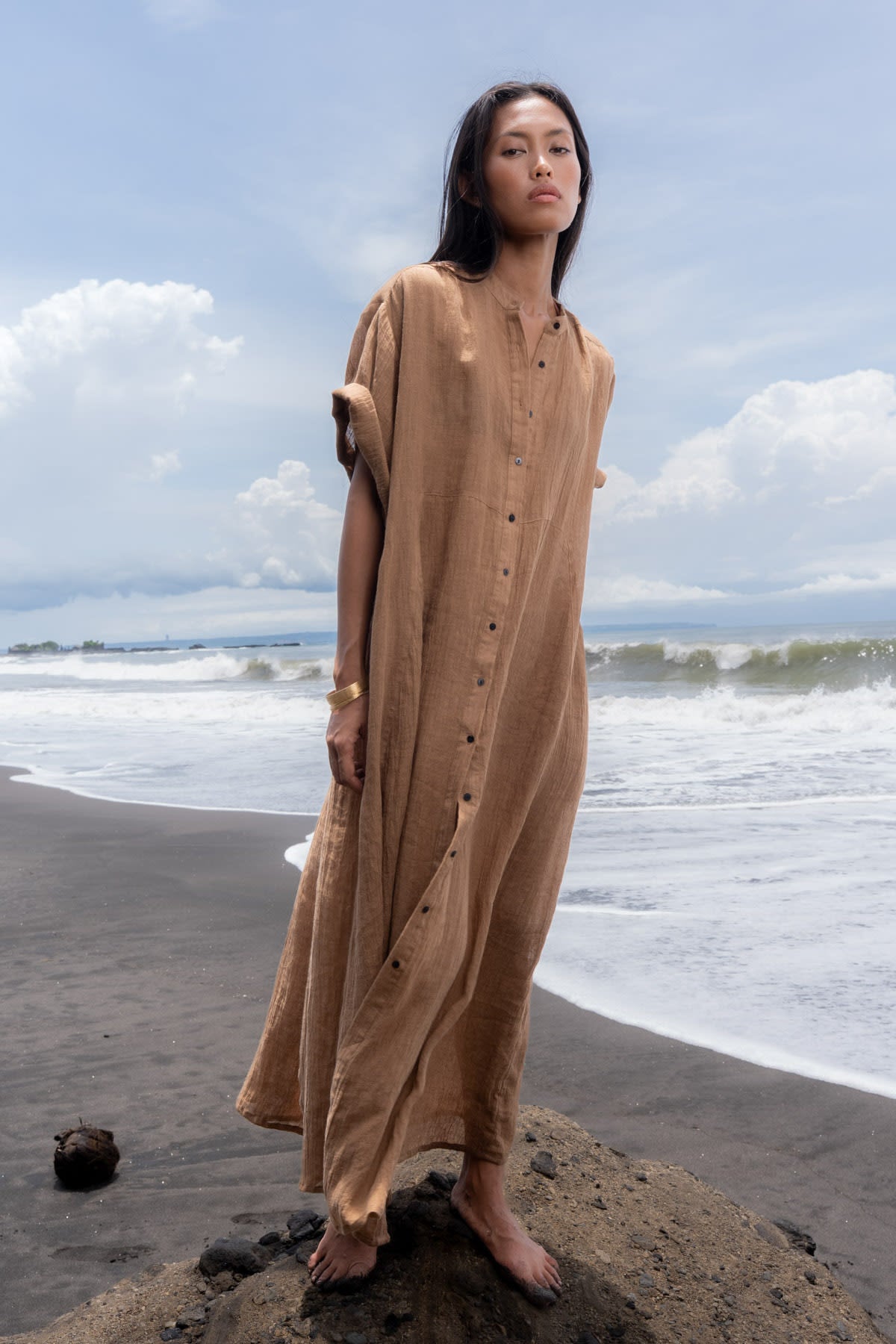 Susi - PRE-ORDER I Crinkled long kaftan I Walnut