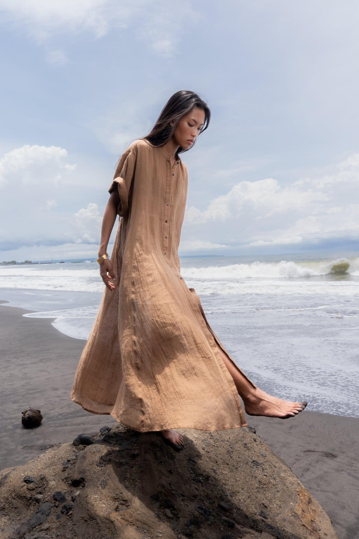 Susi - PRE-ORDER I Crinkled long kaftan I Walnut