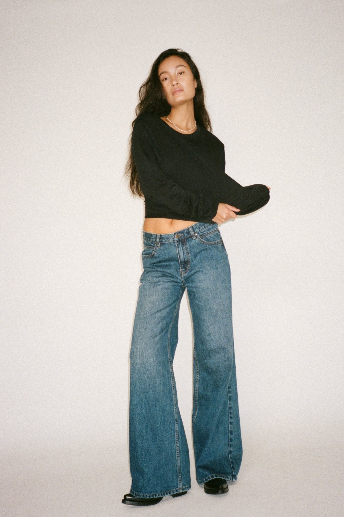 Hila - Light stretch crew neck top I Winter white