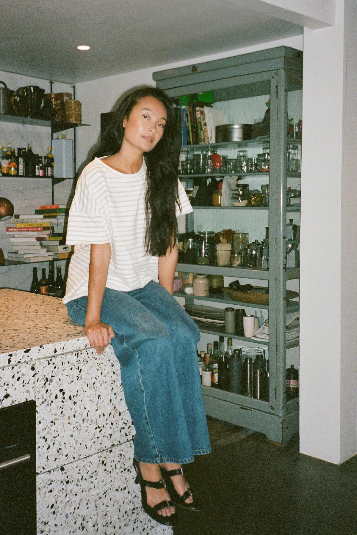 Margot - Light stretch cropped t-shirt I White sand stripe