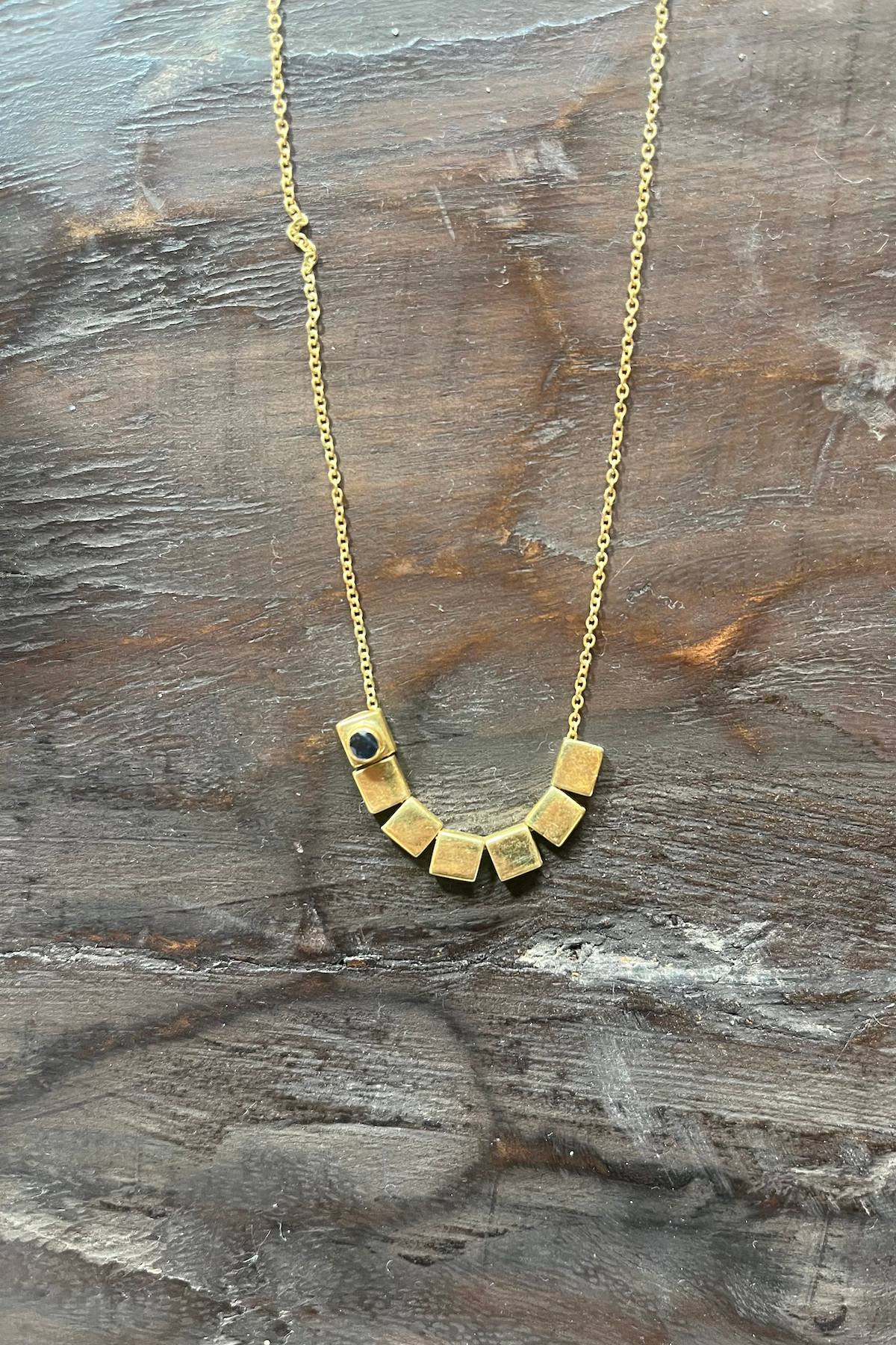 Square beads necklace - Nafsu I Gold