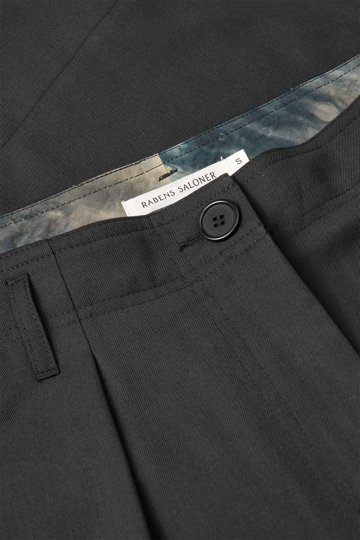 Feliza - Smooth tailoring shorts I Black