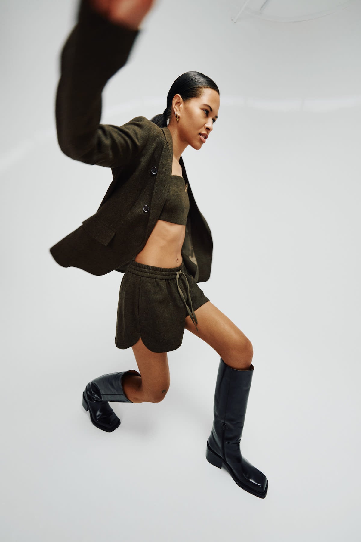 Olu - Mini herringbone shorts I Dark brown