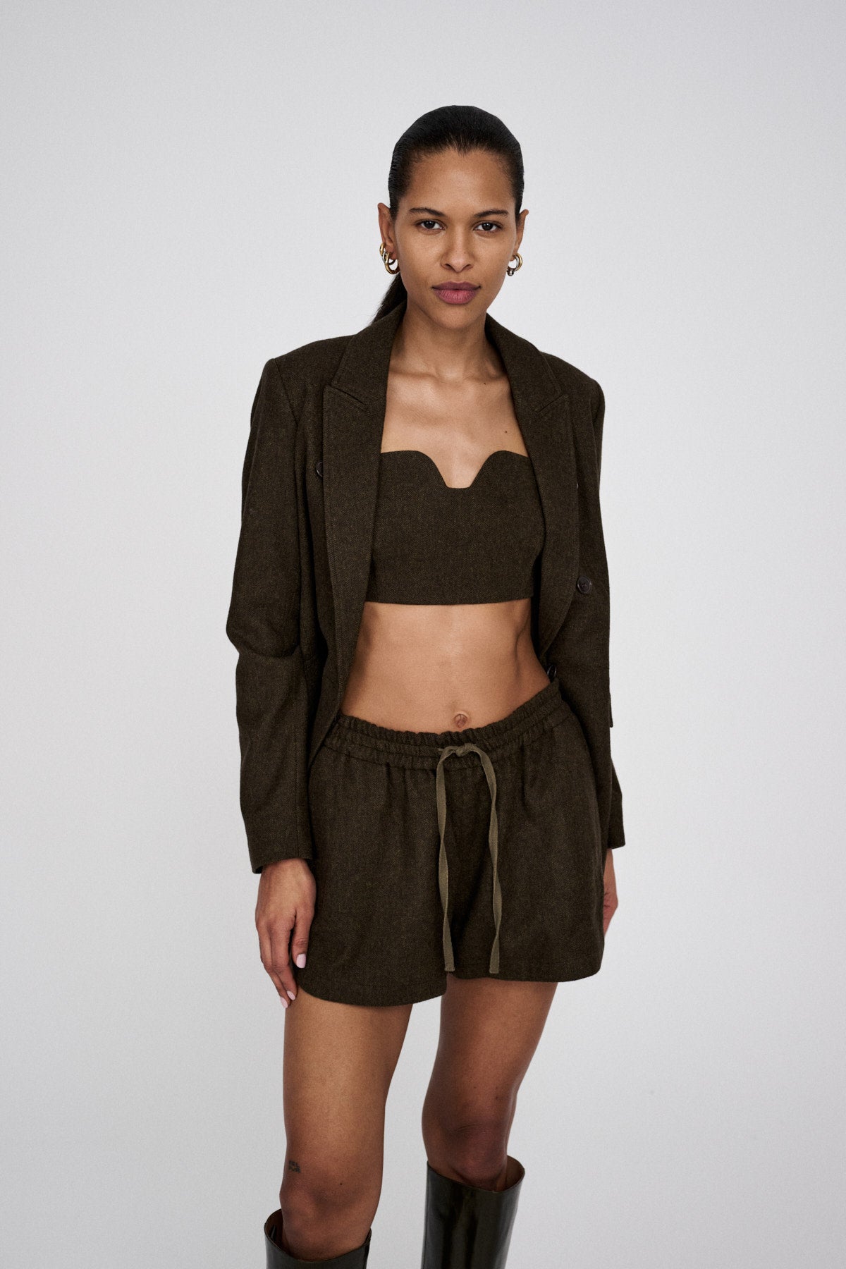 Olu - Mini herringbone shorts I Dark brown