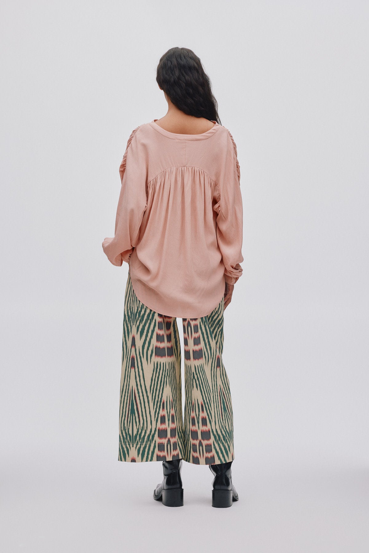 Meg - Sheer lace shirt I Blush