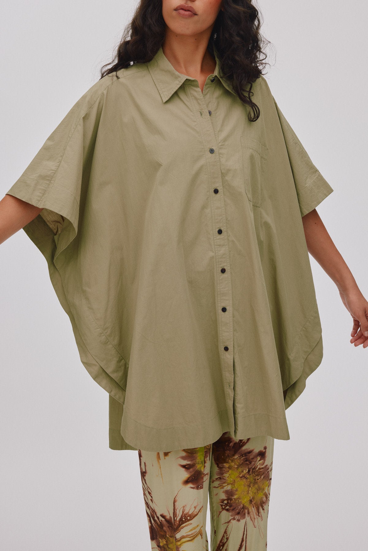 Berta - Poplin curved hem shirt dress I Faded black