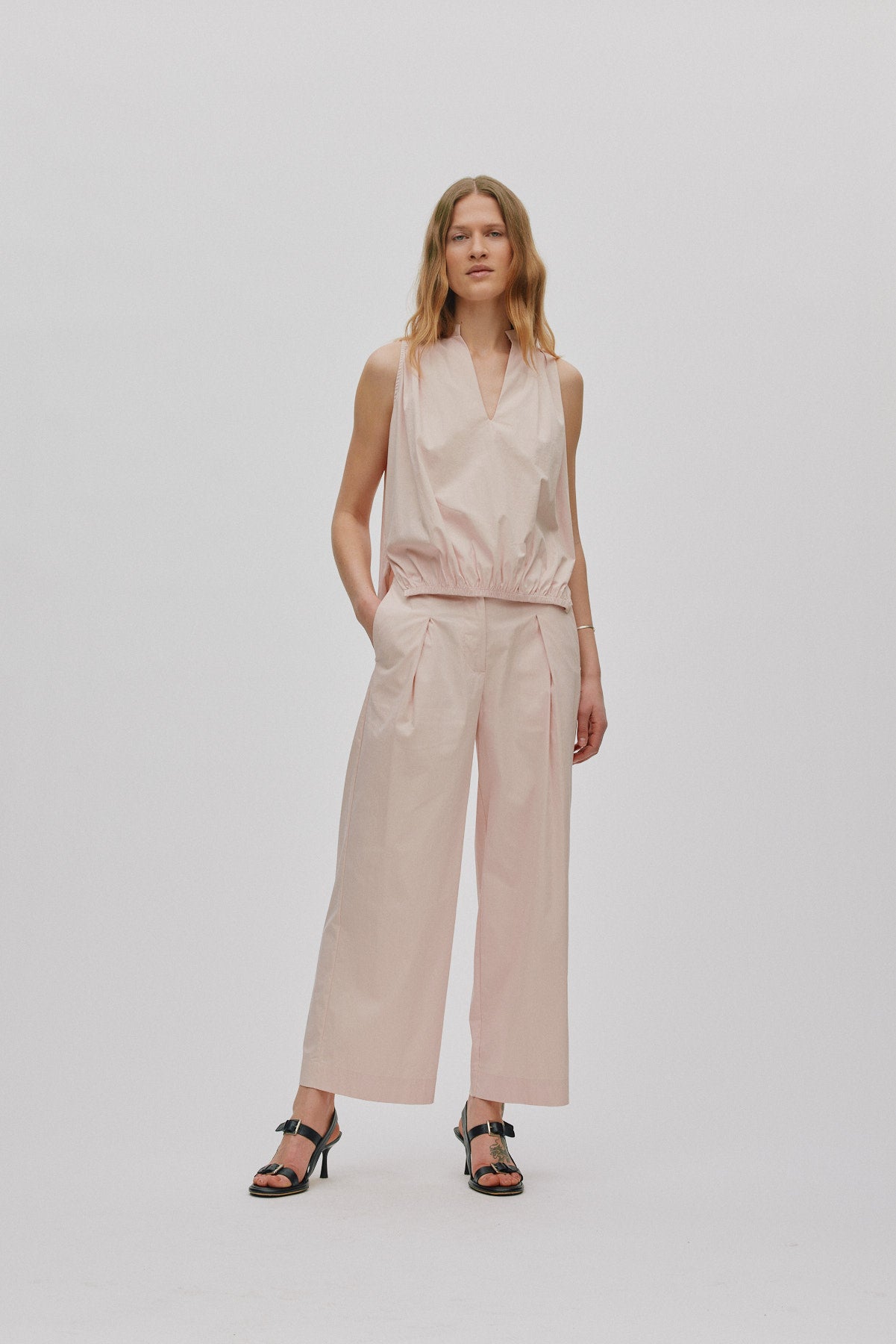 Ingeborg - Papery sleeveless blouse I Powder