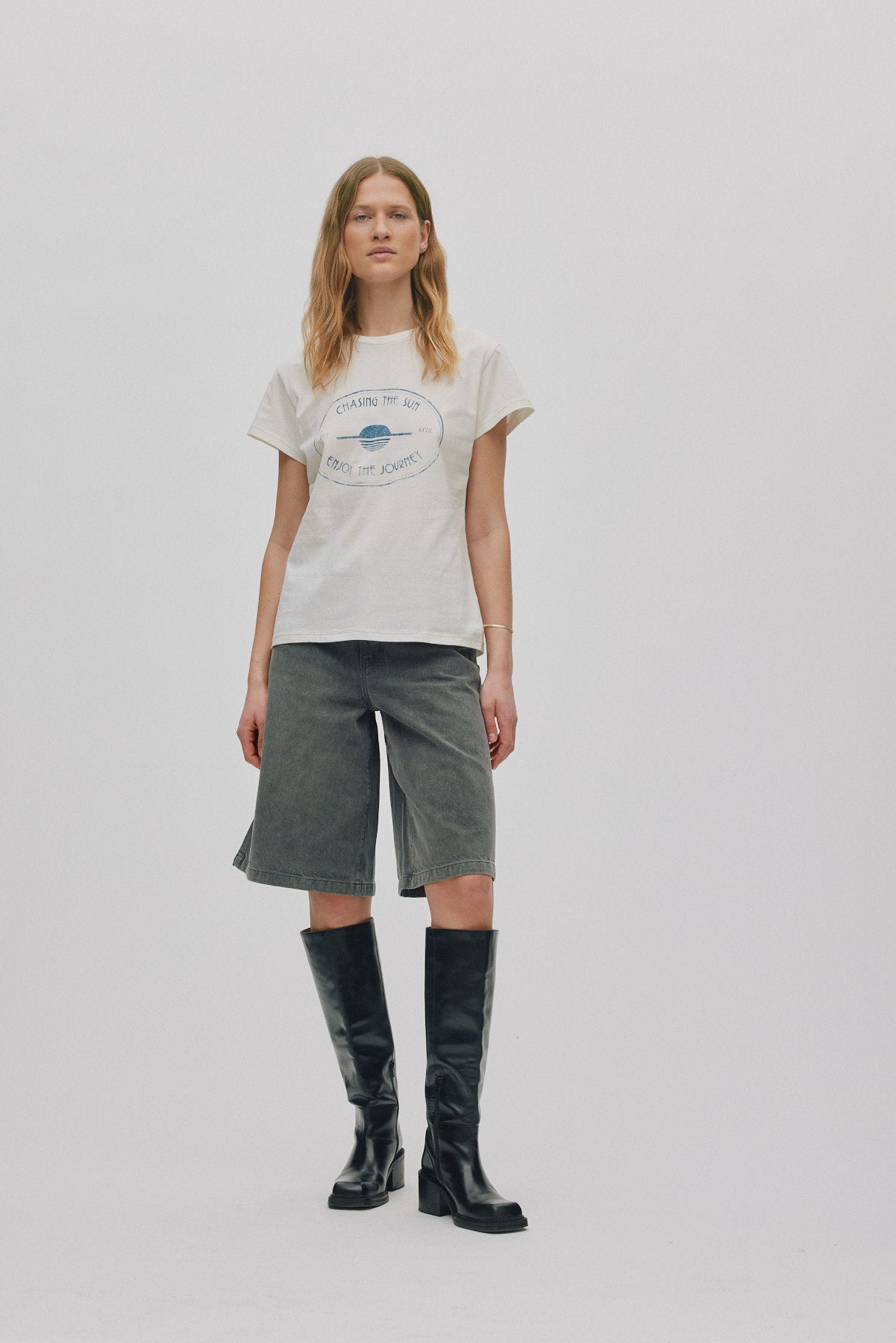 Ambla - Journey t-shirt I Chalk