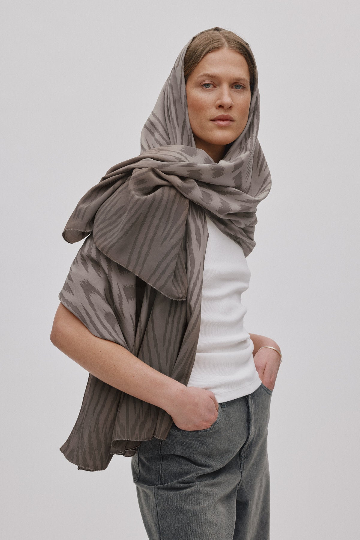 Merete - Ombre ikat large scarf I Asphalt combo