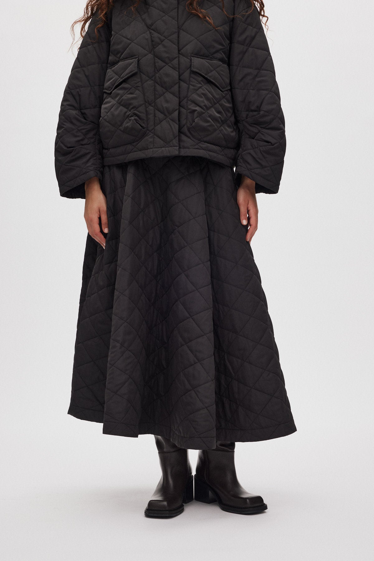 Bisharo - Tech quilt full skirt I Black