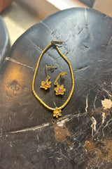 Tube Bead Flower Bracelet - Nafsu I Gold w/ purple stone