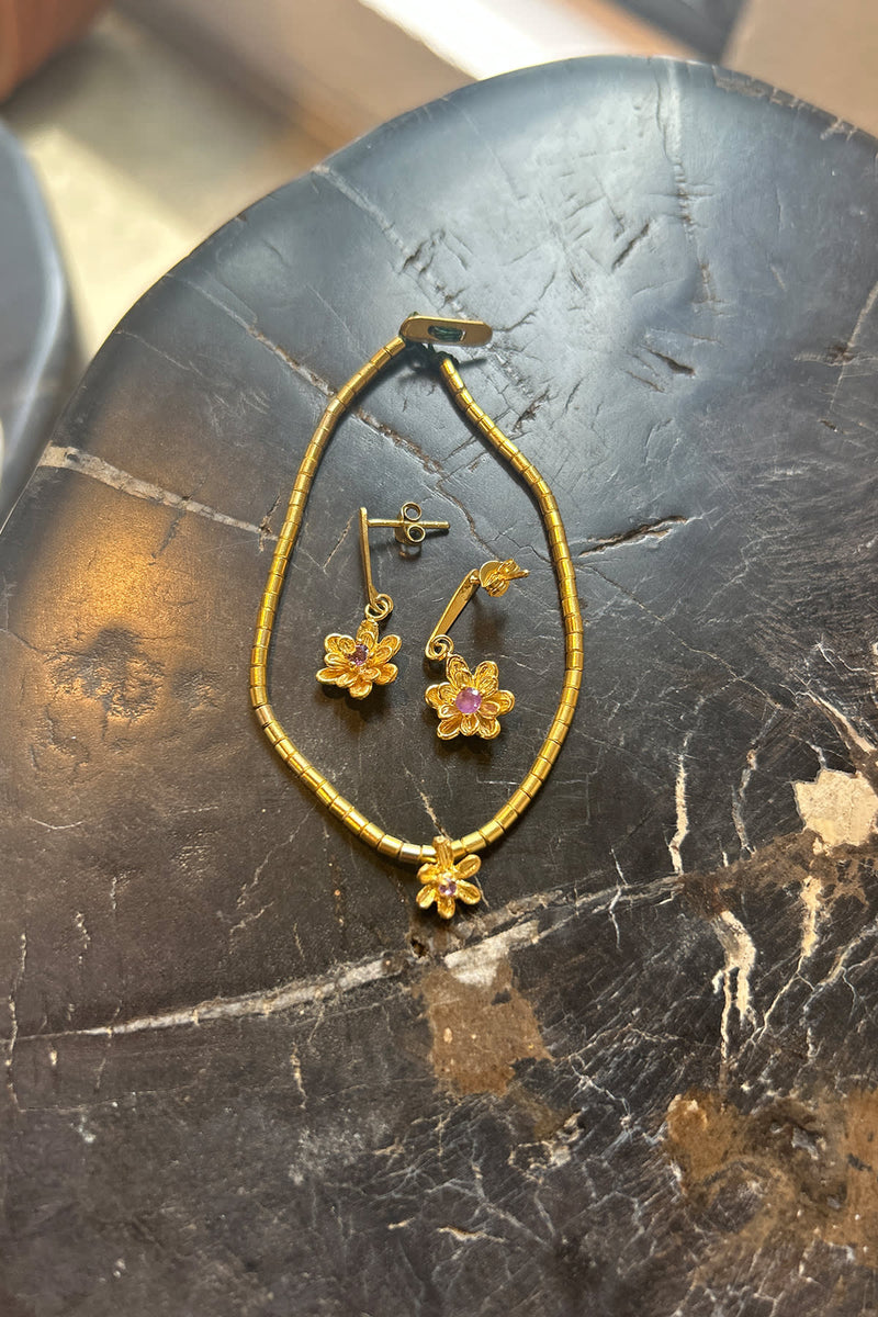 Tube Bead Flower Bracelet - Nafsu I Gold w/ purple stone