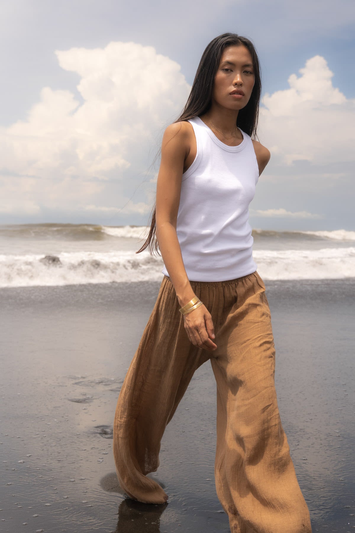 Karam - PRE-ORDER I Crinkled wide leg pants I Walnut