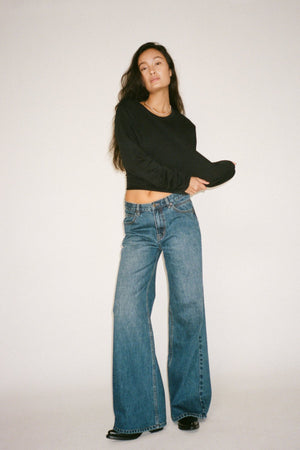 Hila - Light stretch crew neck top I Jet black