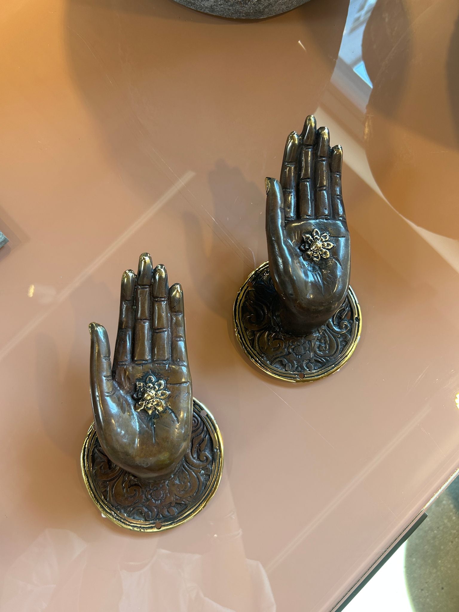 Decorative open hand - Hand I Dark Brass