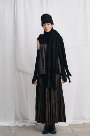 Emillia - Fluffy knit scarf I Black