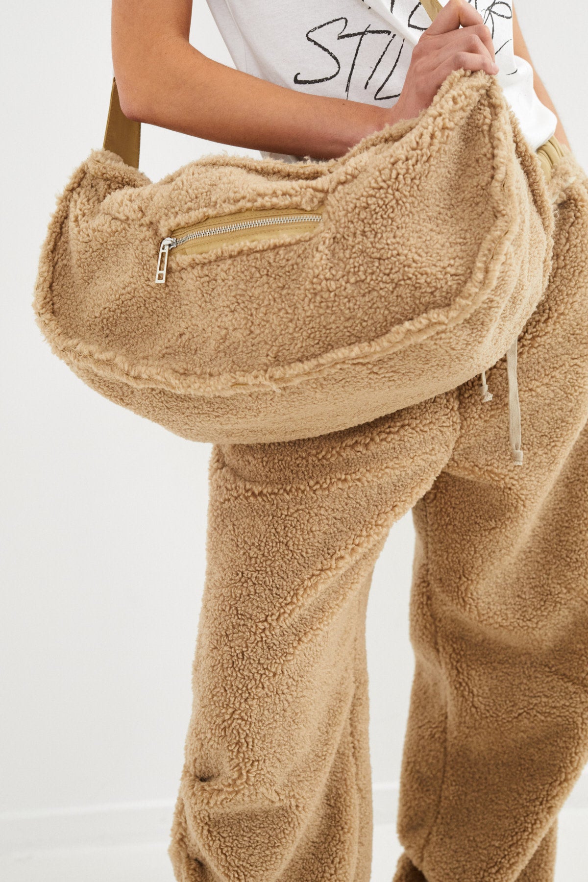Faux shearling OS bumbag - Kondi I Amber