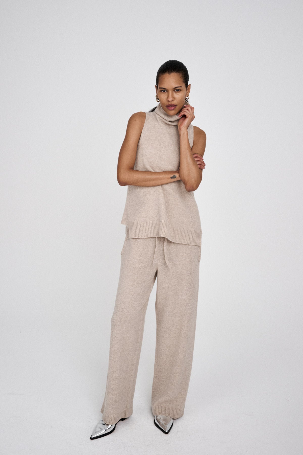 Diara - Pure wool funnel halter top I Oatmeal