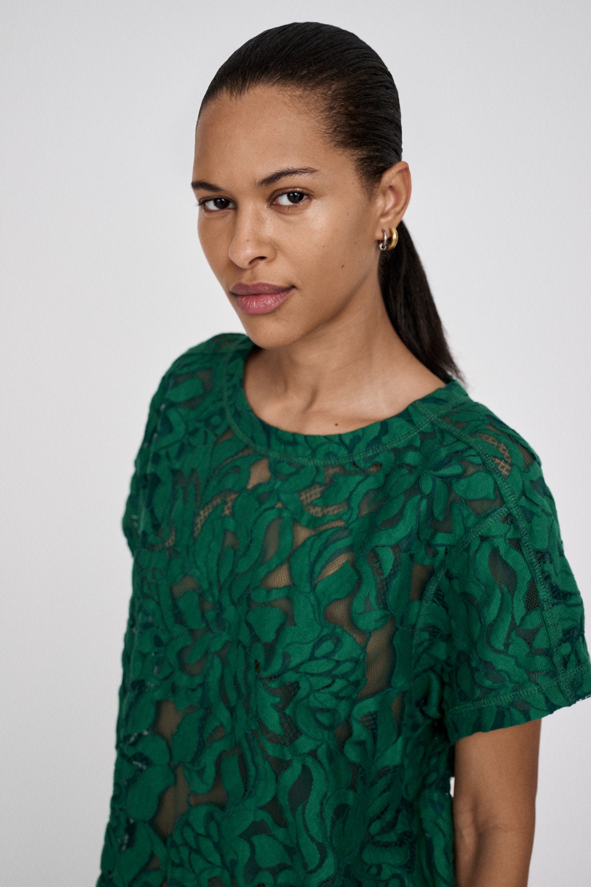 Enia - Orchid lace oversize t-shirt I Black